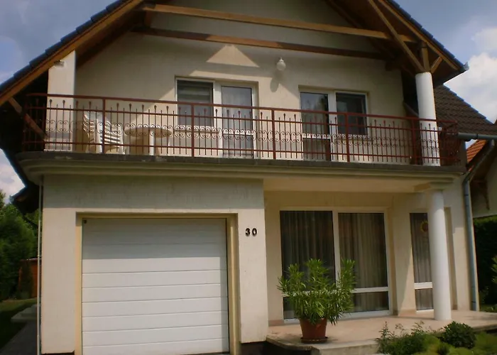 アパート Scamard Zamárdi